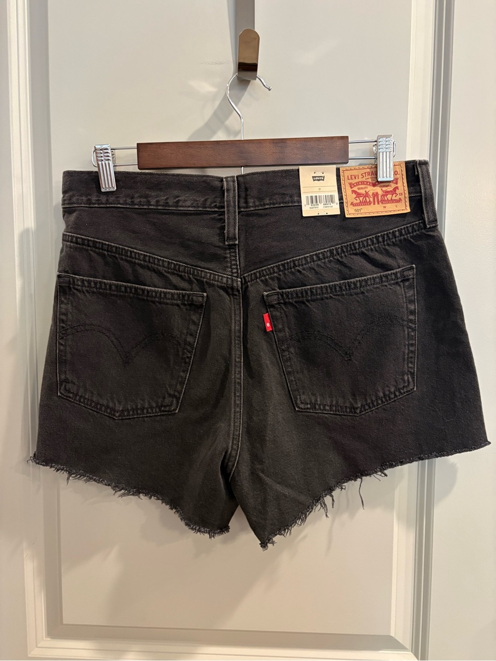 NEW Levi’s 501 High-Rise Denim Shorts Cutoff Washed Black Women’s size 31 - Picture 5 of 11